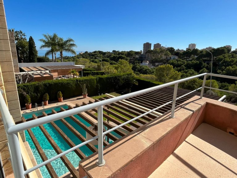 Villa for Sale in Dehesa de Campoamor, Orihuela Costa, Alicante 4