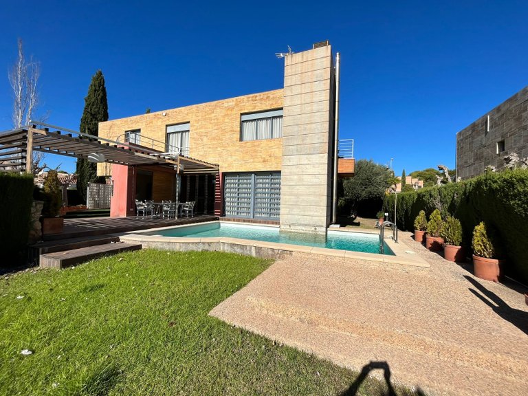 Villa for Sale in Dehesa de Campoamor, Orihuela Costa, Alicante 1
