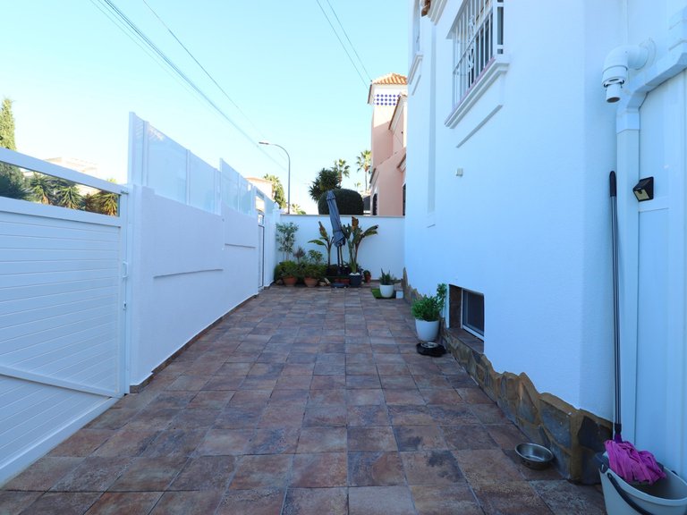 Villa for Sale in Villamartin, Orihuela Costa, Alicante 34