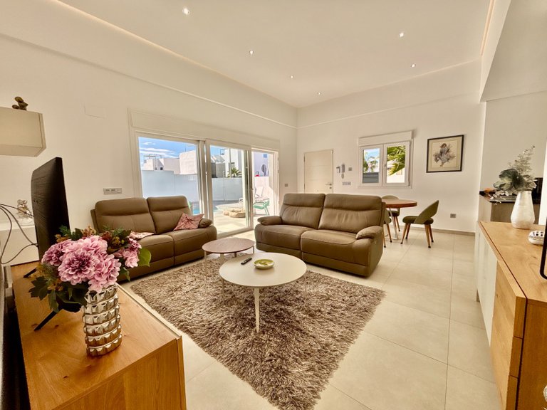 Villa for Sale in Benijofar - Village, Benijófar, Alicante 3