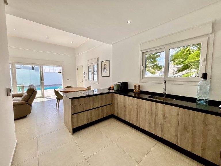 Villa for Sale in Benijofar - Village, Benijófar, Alicante 8