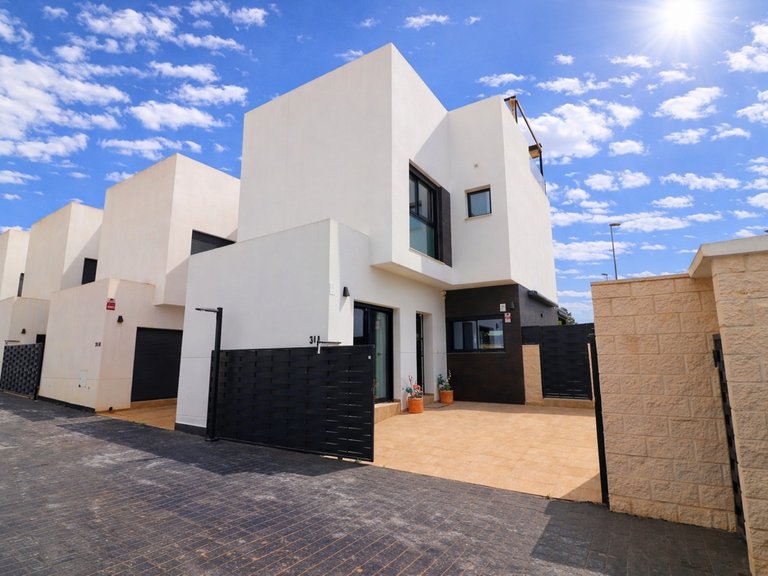 Villa for Sale in Benijofar - Village, Benijófar, Alicante 20