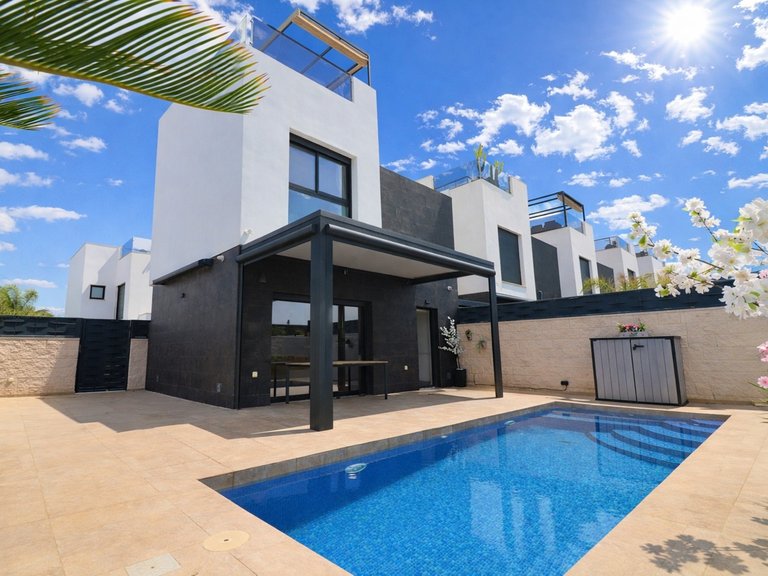 Villa for Sale in Benijofar - Village, Benijófar, Alicante 1