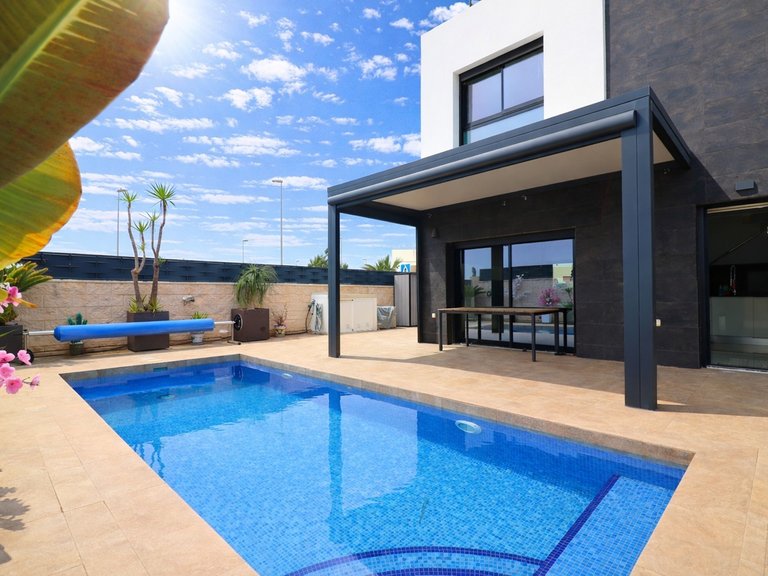 Villa for Sale in Benijofar - Village, Benijófar, Alicante 23