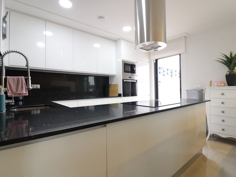 Villa for Sale in Benijofar - Village, Benijófar, Alicante 8