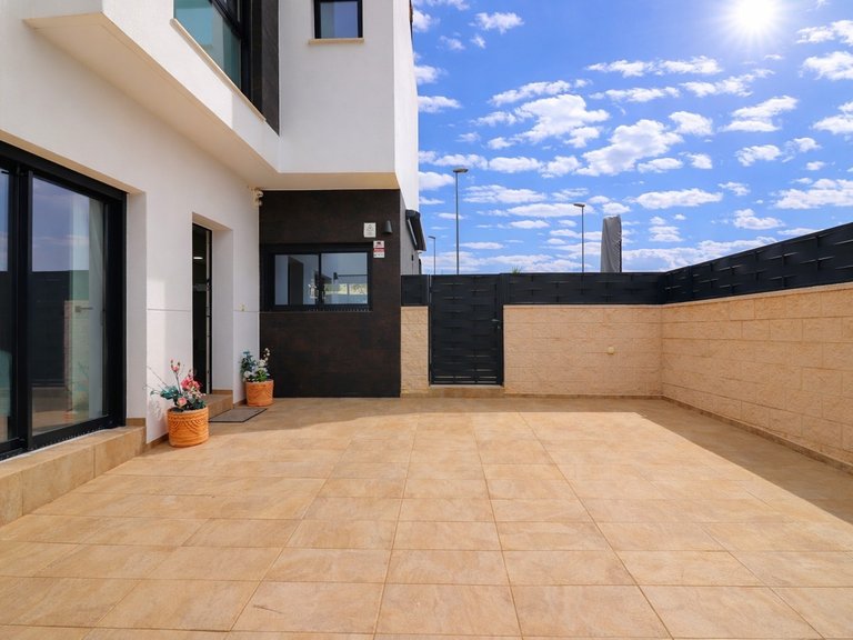 Villa for Sale in Benijofar - Village, Benijófar, Alicante 21