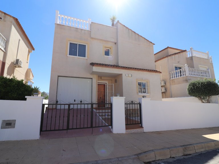 Villa for Sale in Inland San Miguel De Salinas, Alicante 41