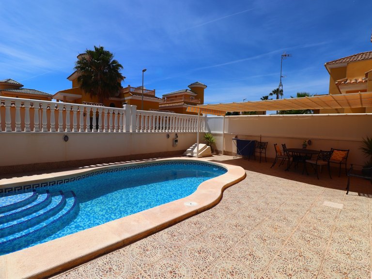 Villa for Sale in Inland Algorfa, Alicante 2