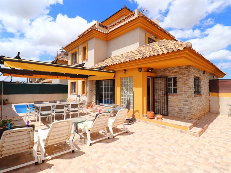 Villa for Sale in Costa Blanca Los Montesinos, Alicante 1