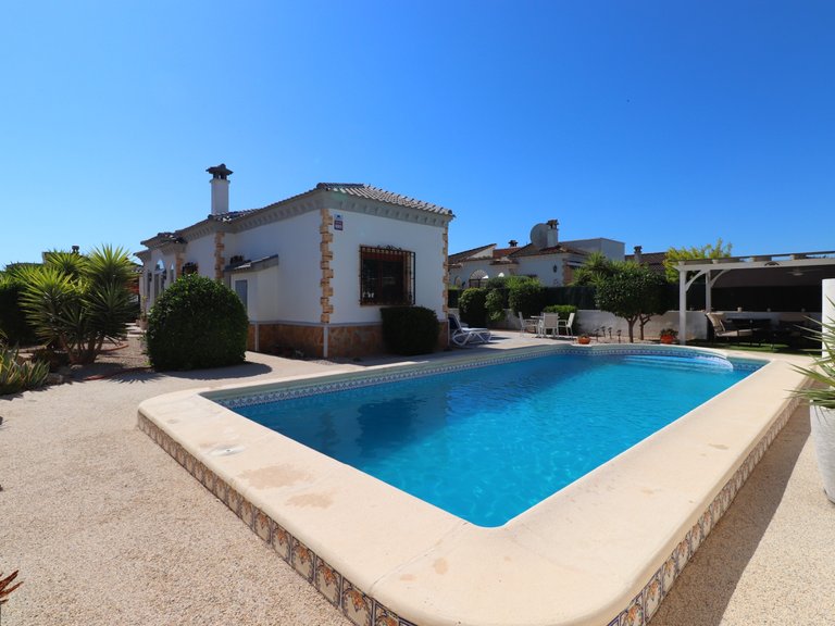 Villa for Sale in Costa Blanca Formentera Del Segura, Alicante 1