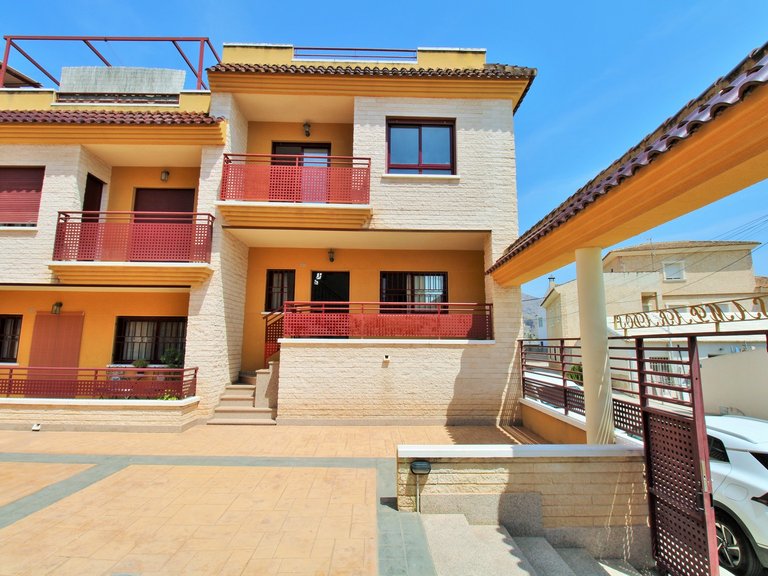 Town House for Sale in Los Desamparados, Alicante 2