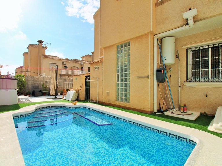 Town House for Sale in Villamartin, Alicante 2