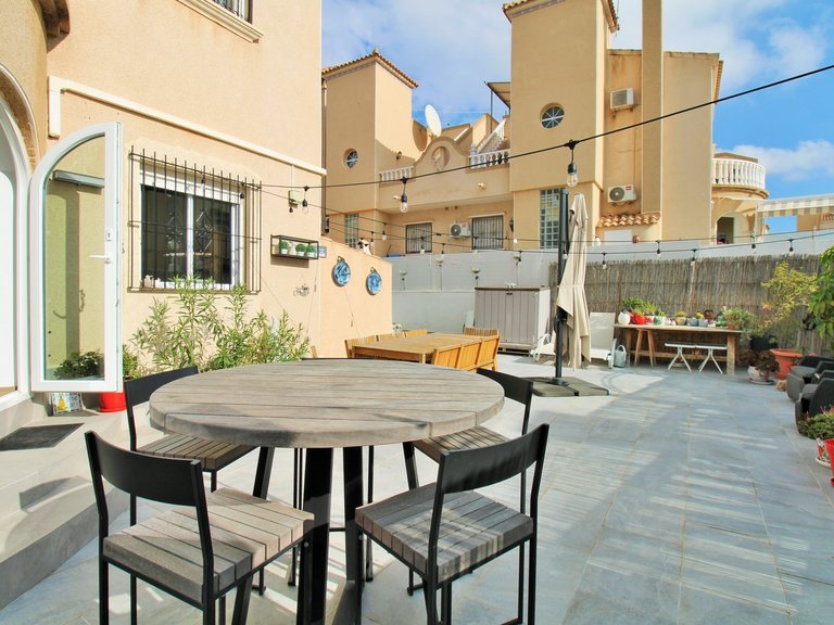 Town House for Sale in Villamartin, Alicante 4