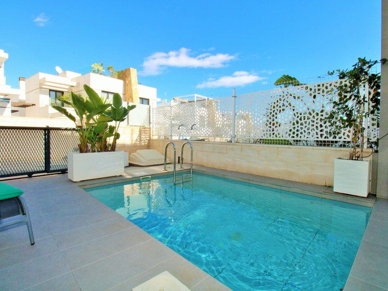 Town House for Sale in Villamartin, Alicante 3