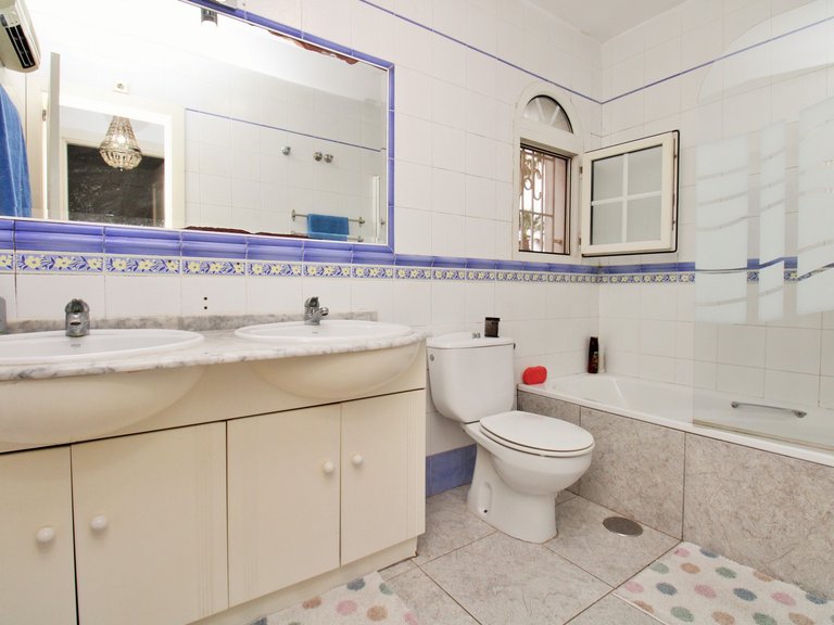 Town House for Sale in Villamartin, Alicante 15