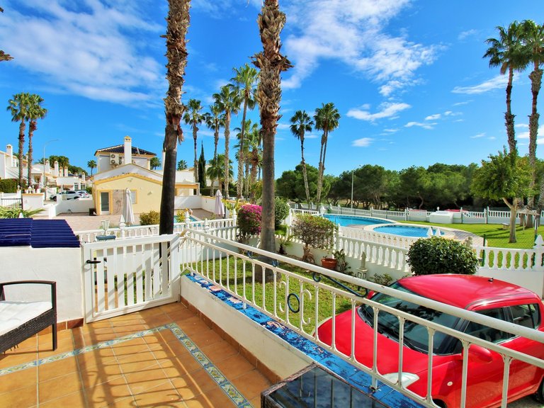 Town House for Sale in Villamartin, Alicante 4