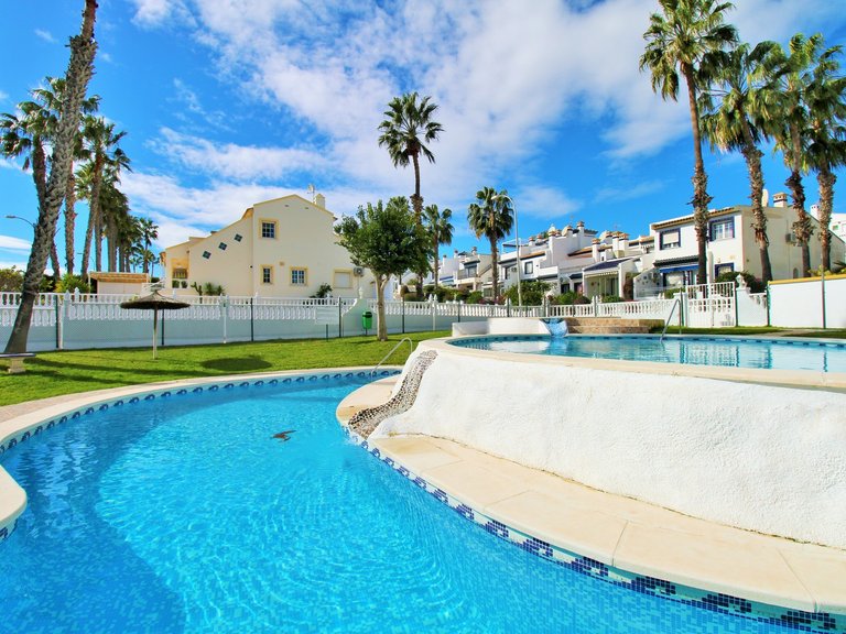 Town House for Sale in Villamartin, Alicante 28