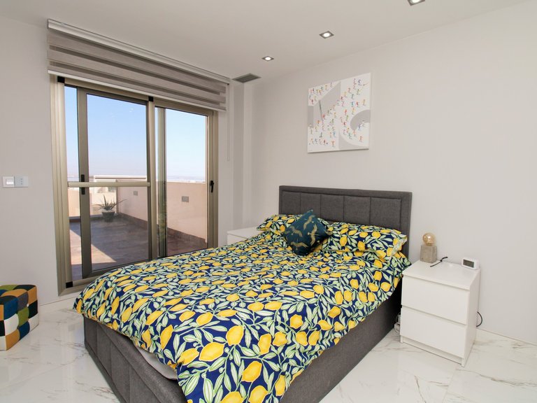 Villa for Sale in Villamartin, Alicante 17
