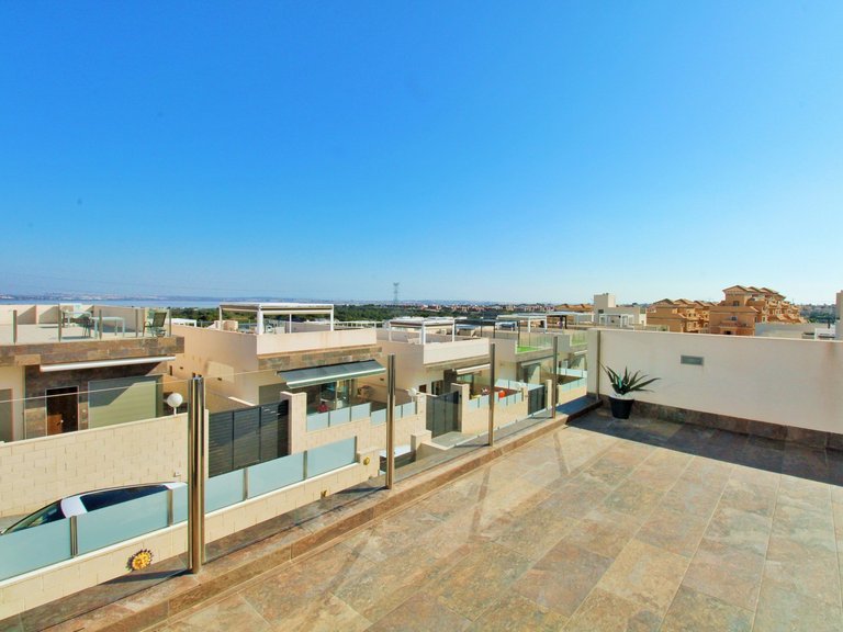 Villa for Sale in Villamartin, Alicante 20