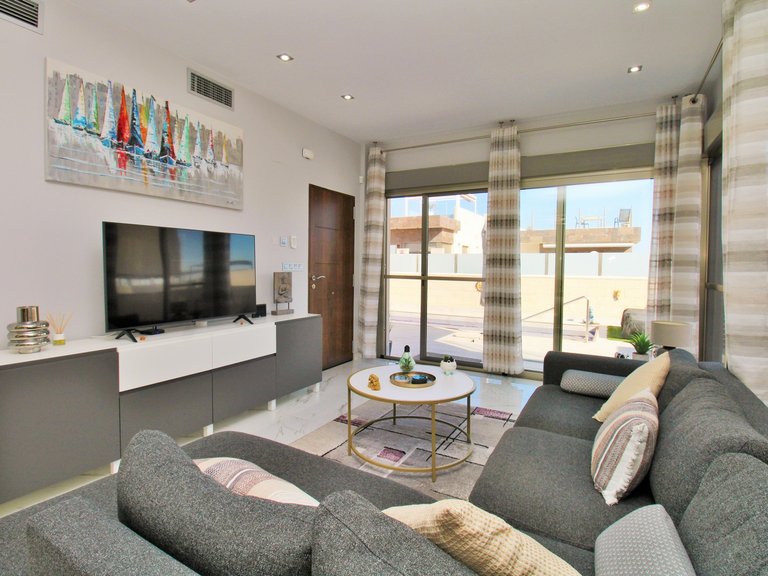 Villa for Sale in Villamartin, Alicante 6
