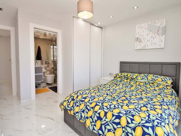 Villa for Sale in Villamartin, Alicante 15