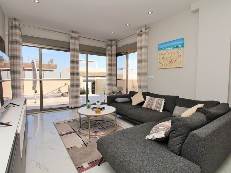 Villa for Sale in Villamartin, Alicante 7