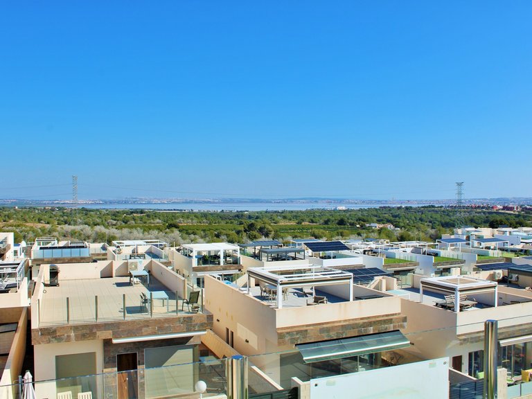 Villa for Sale in Villamartin, Alicante 27