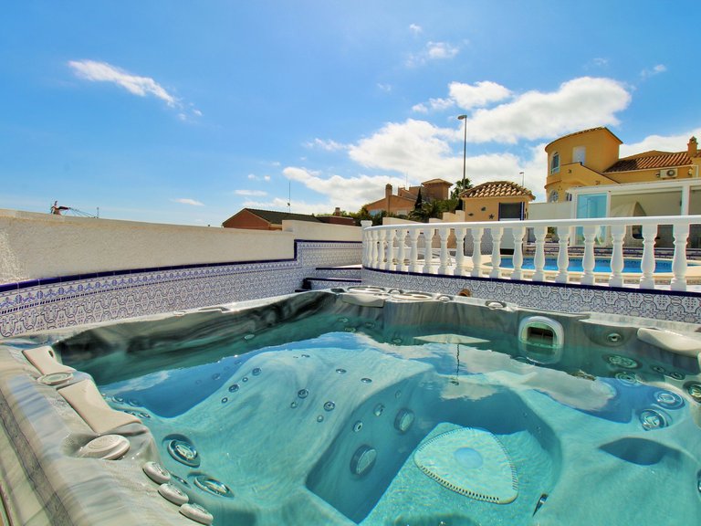 Villa for Sale in Villamartin, Alicante 6