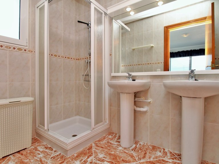 Villa for Sale in Villamartin, Alicante 34