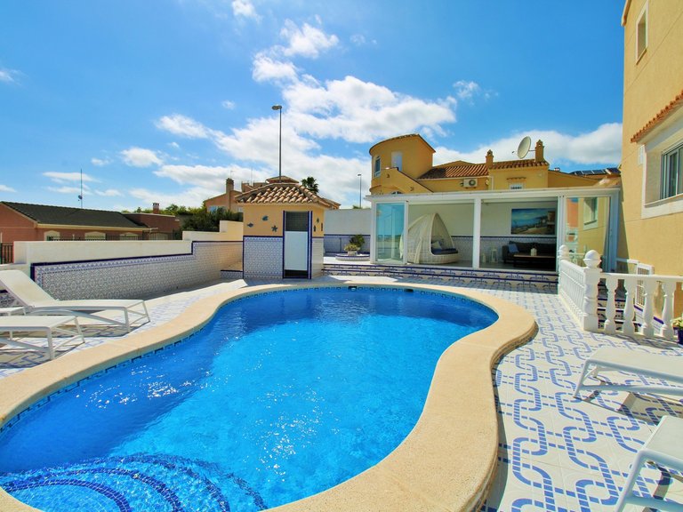 Villa for Sale in Villamartin, Alicante 9