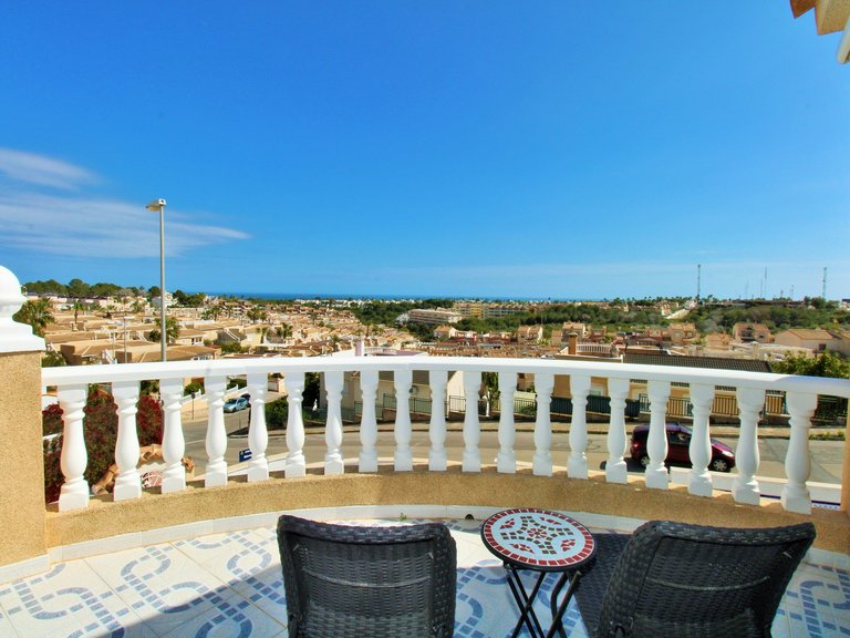 Villa for Sale in Villamartin, Alicante 28