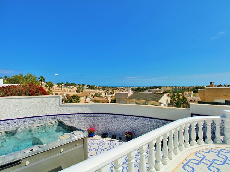 Villa for Sale in Villamartin, Alicante 5