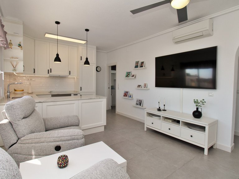 Villa for Sale in Villamartin, Alicante 17