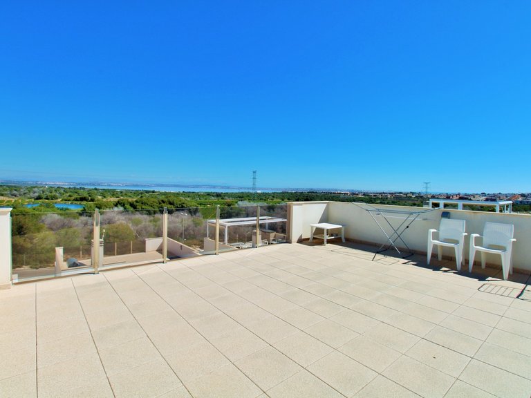 Villa for Sale in Villamartin, Alicante 17