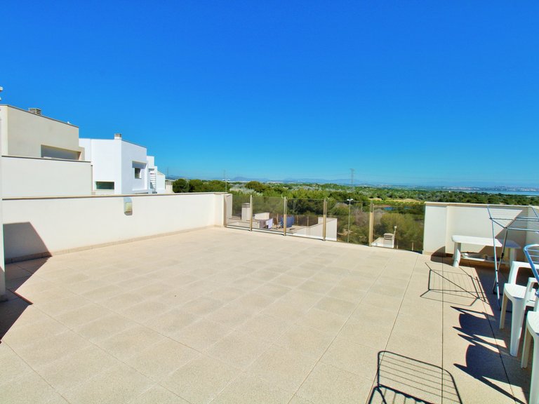Villa for Sale in Villamartin, Alicante 19