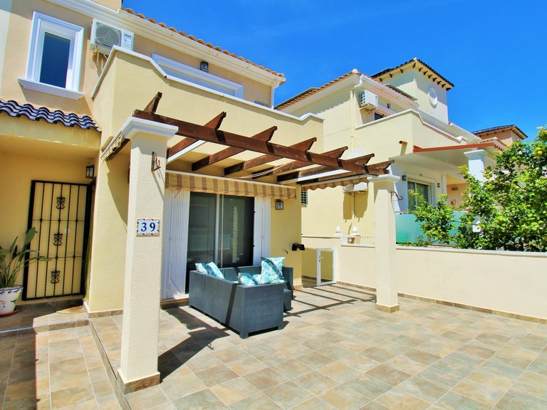 Town House for Sale in Villamartin, Alicante 1