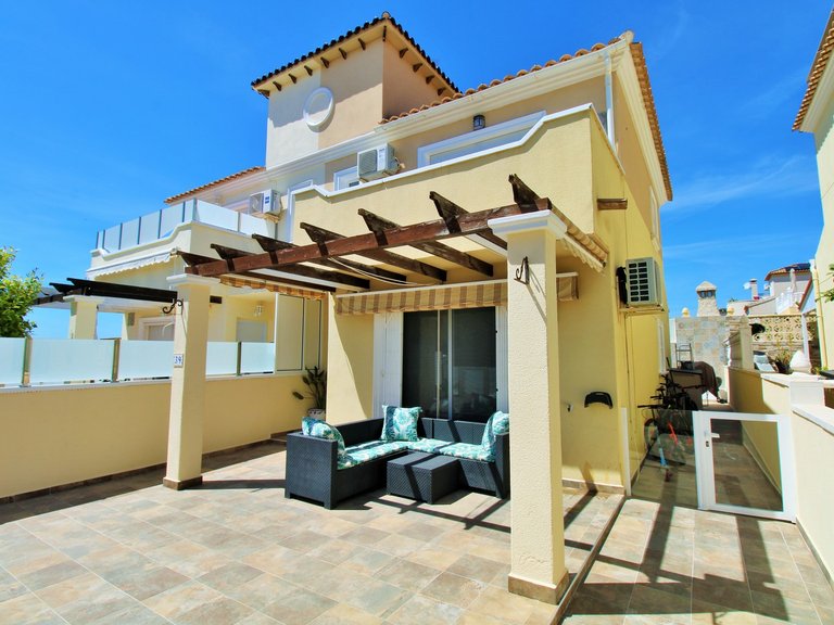 Town House for Sale in Villamartin, Alicante 24