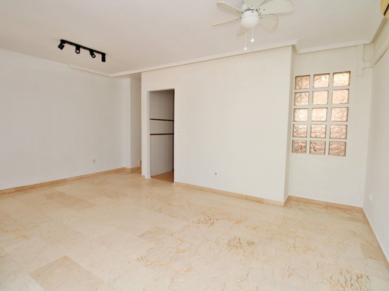 Town House for Sale in Villamartin, Alicante 6