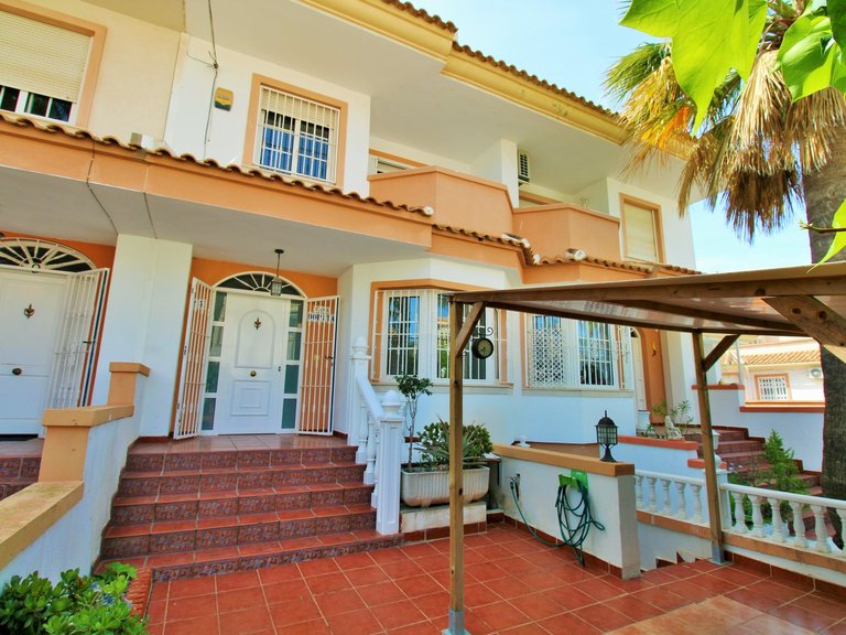 Town House for Sale in Villamartin, Alicante 1