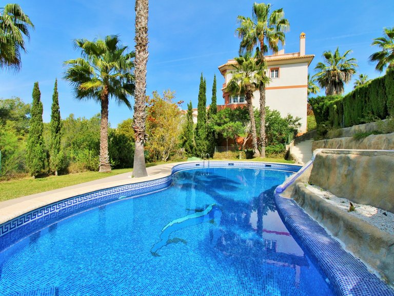 Town House for Sale in Villamartin, Alicante 2