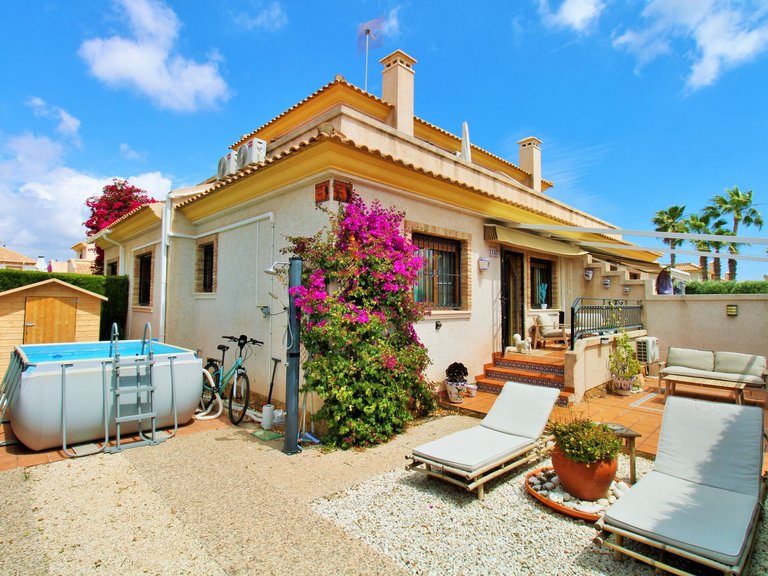 Town House for Sale in Villamartin, Alicante 1