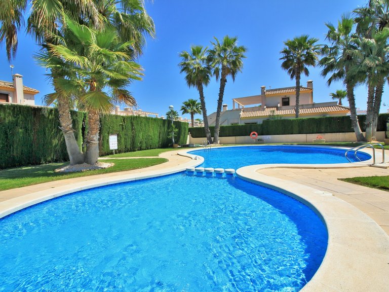 Town House for Sale in Villamartin, Alicante 2