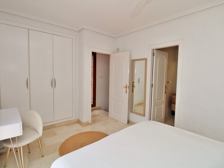 Town House for Sale in Villamartin, Alicante 16