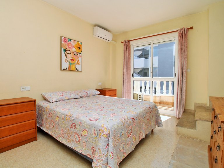 Town House for Sale in Villamartin, Alicante 10