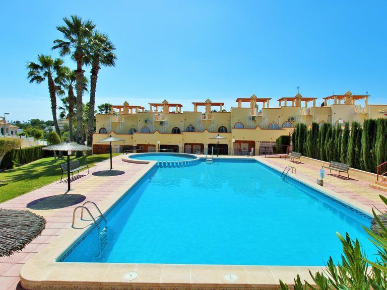 Town House for Sale in Villamartin, Alicante 2