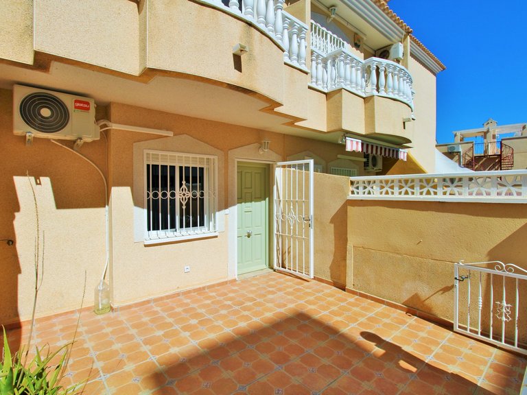 Town House for Sale in Villamartin, Alicante 4