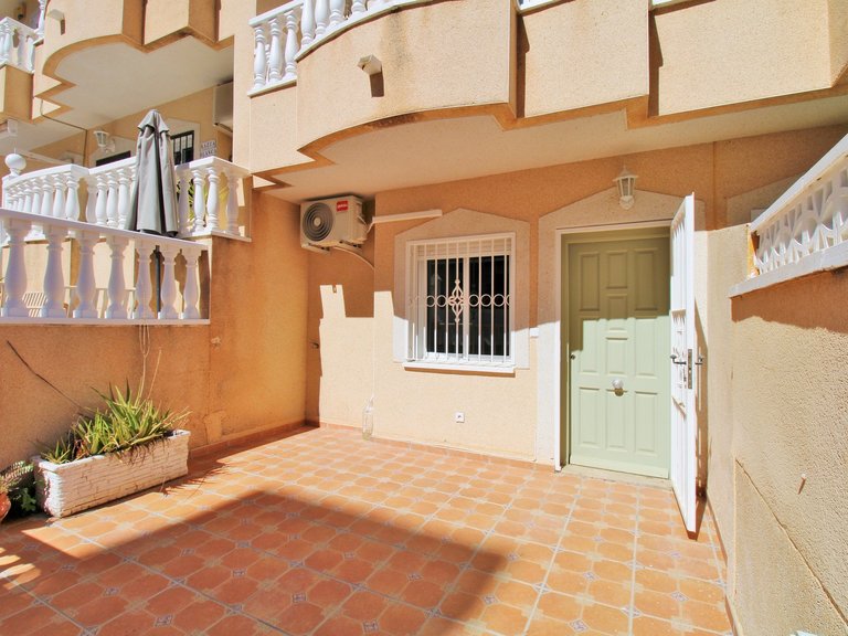 Town House for Sale in Villamartin, Alicante 3