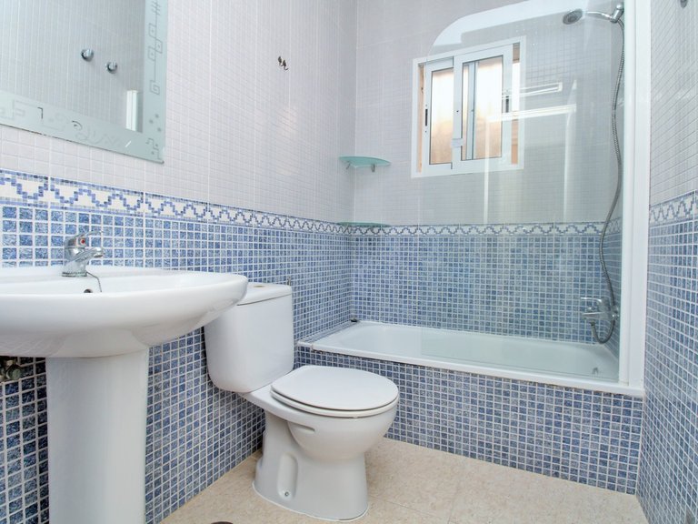 Town House for Sale in Villamartin, Alicante 13