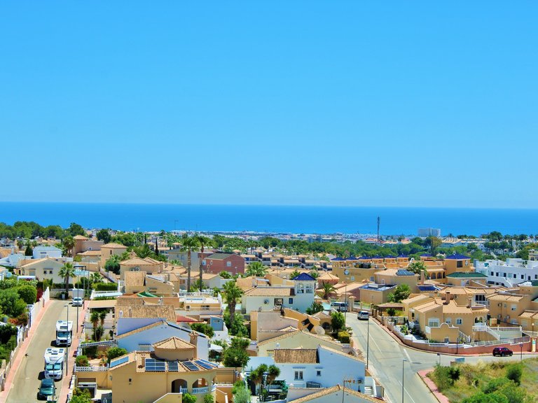 Town House for Sale in Villamartin, Alicante 28
