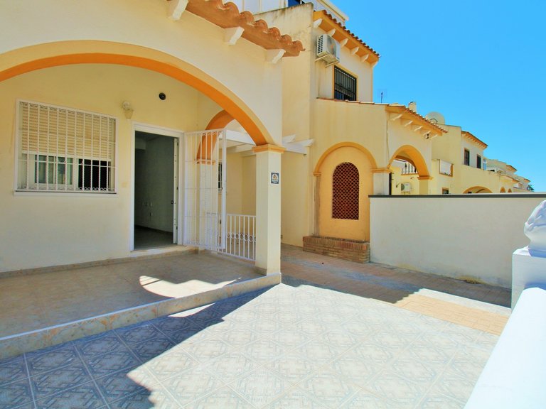 Town House for Sale in Playa Flamenca, Alicante 3